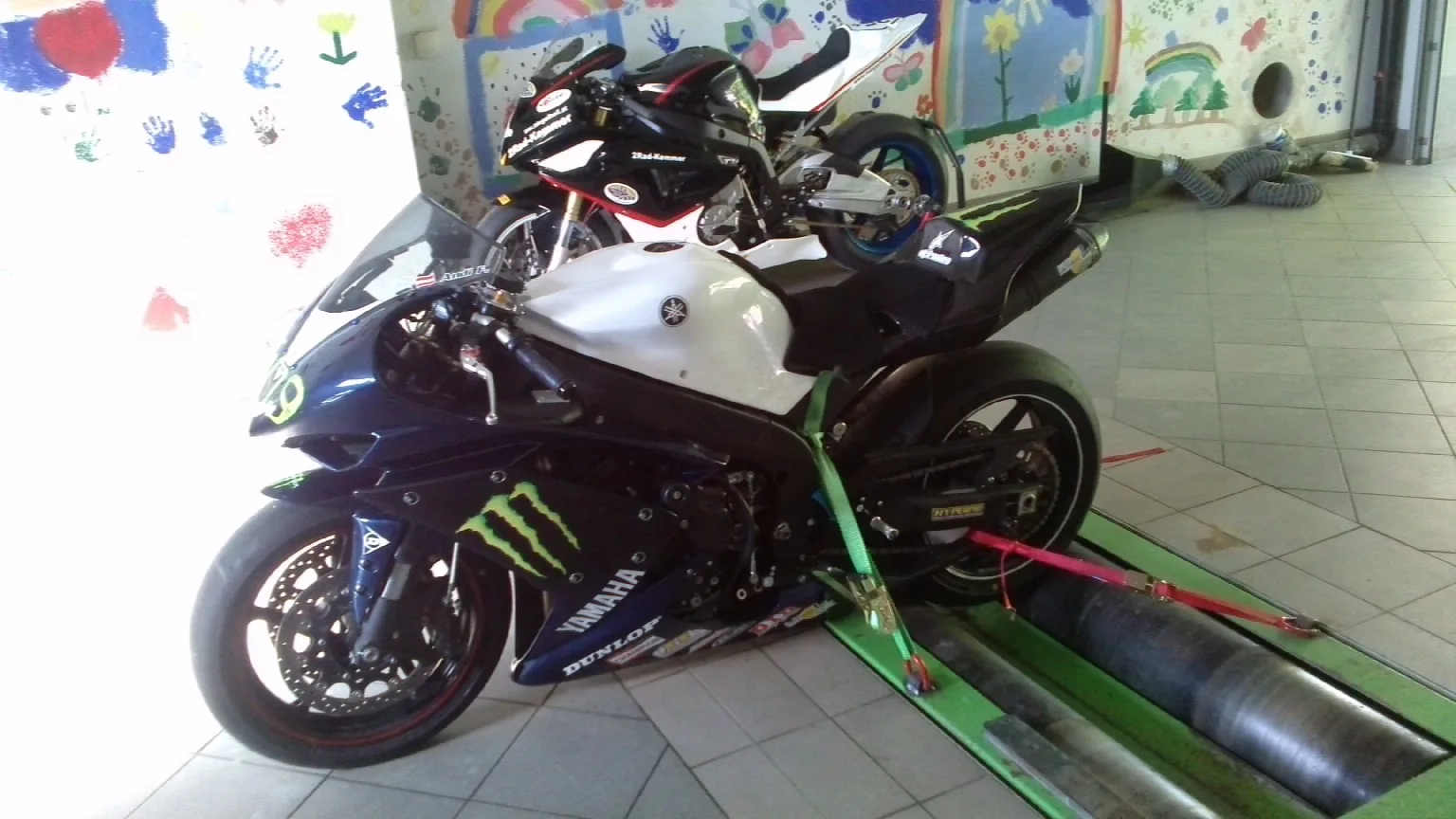 Motorrad auf dem Leistungsprüfstand